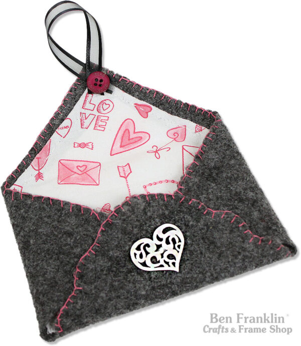 DIY Felt Envelopes for Valentine's Day