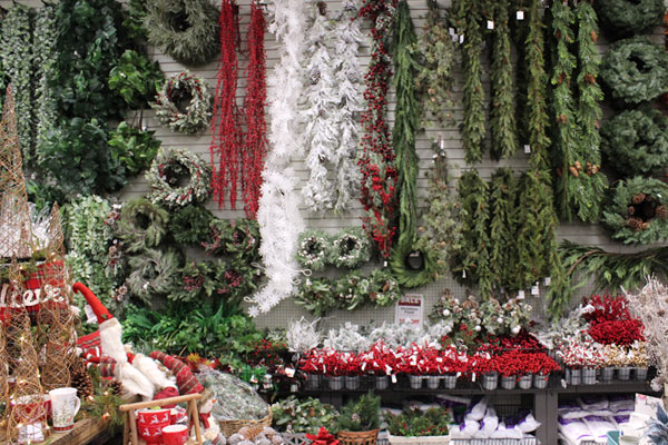 Christmas Garlands & Wreaths