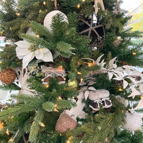 Rustic Christmas Tree Theme - 2023