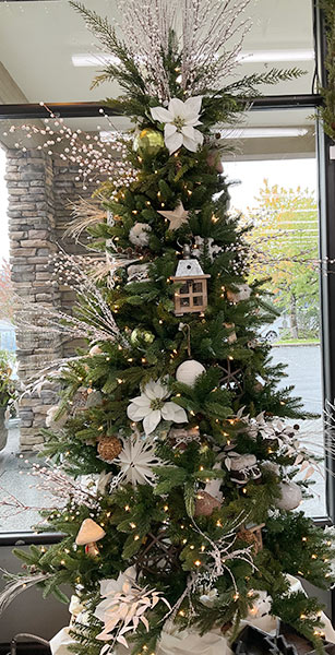 Rustic Christmas Tree Theme - 2023