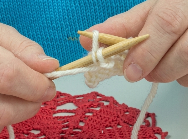 Knitting for Beginners: Learn to Cast Off (Video)